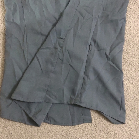 Eddie Bauer Women's Button Down Tank Top - Picture 3 of 7